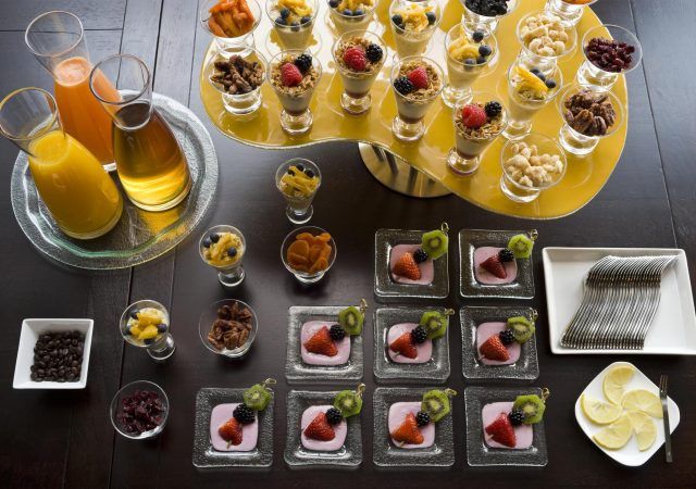 lux1757rf-69421-Continental Breakfast